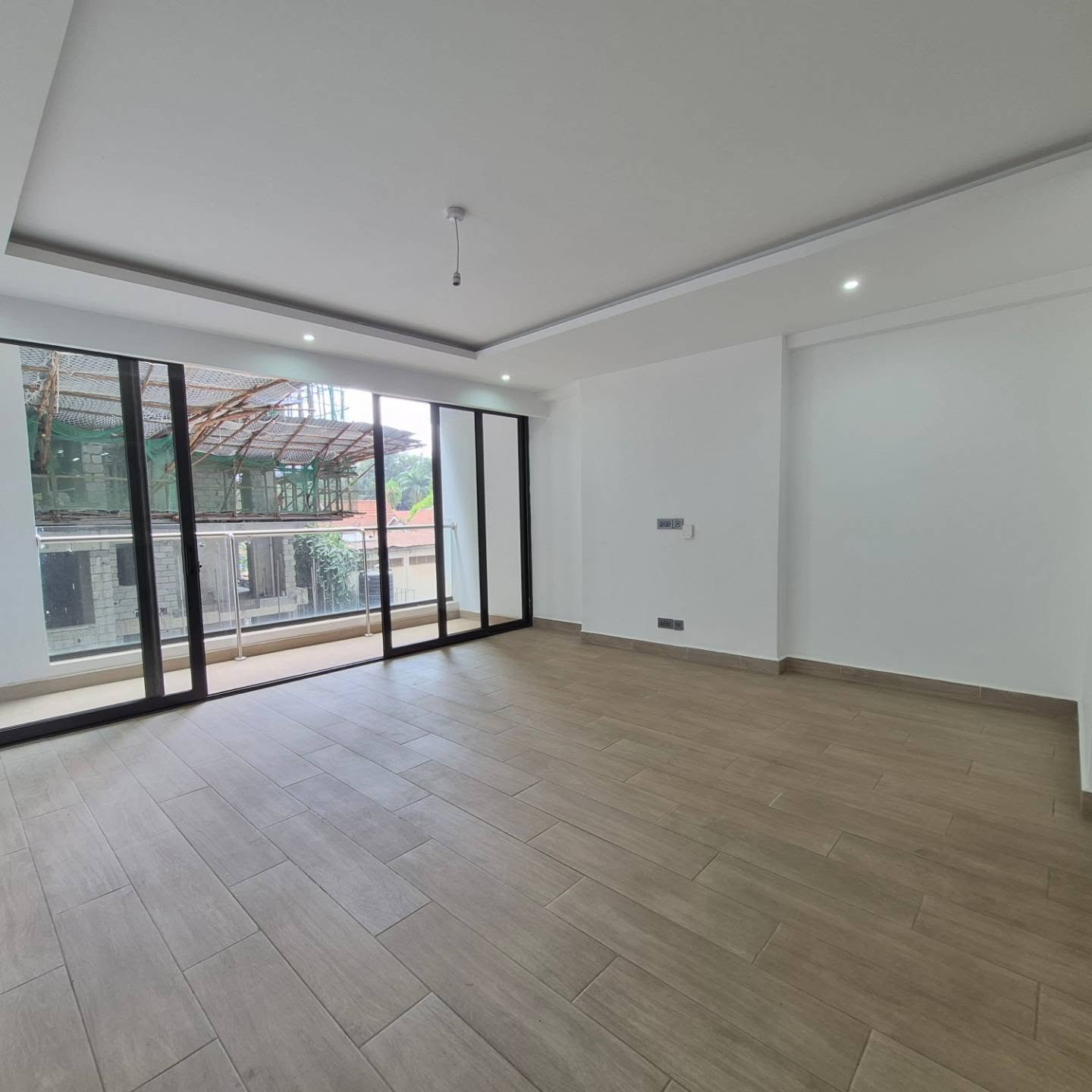 Spacious 2 Bedroom Apartment for Rent in Riverside thumbnail 4