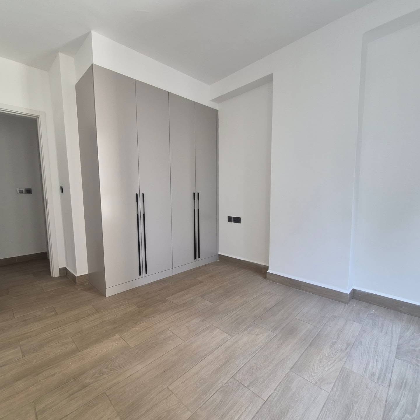 Spacious 2 Bedroom Apartment for Rent in Riverside thumbnail 8
