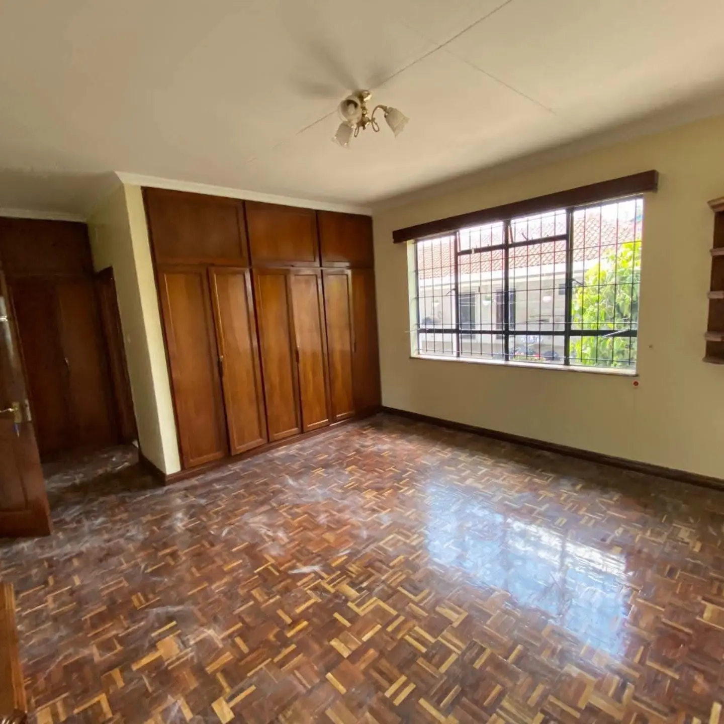Modern 5 Bedroom Bungalow For Rent In Runda thumbnail 3