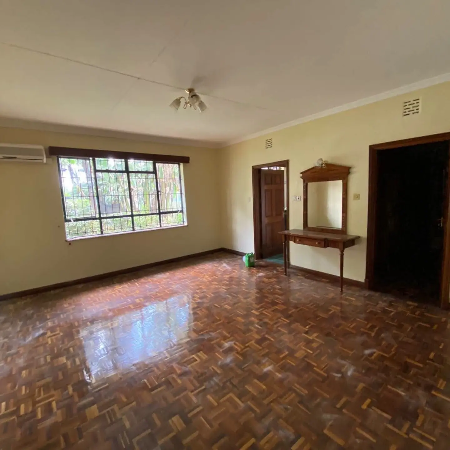 Modern 5 Bedroom Bungalow For Rent In Runda thumbnail 7