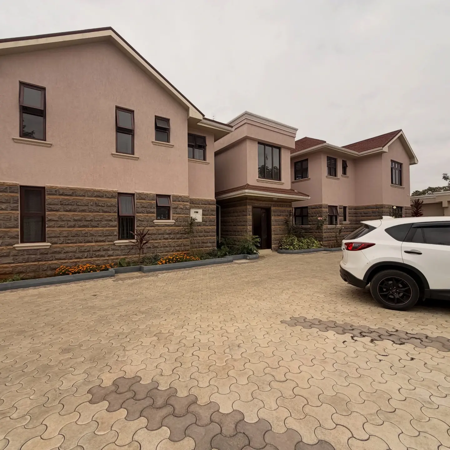 Spacious 3 Bedroom Townhouse For Rent In Nairobi thumbnail 3