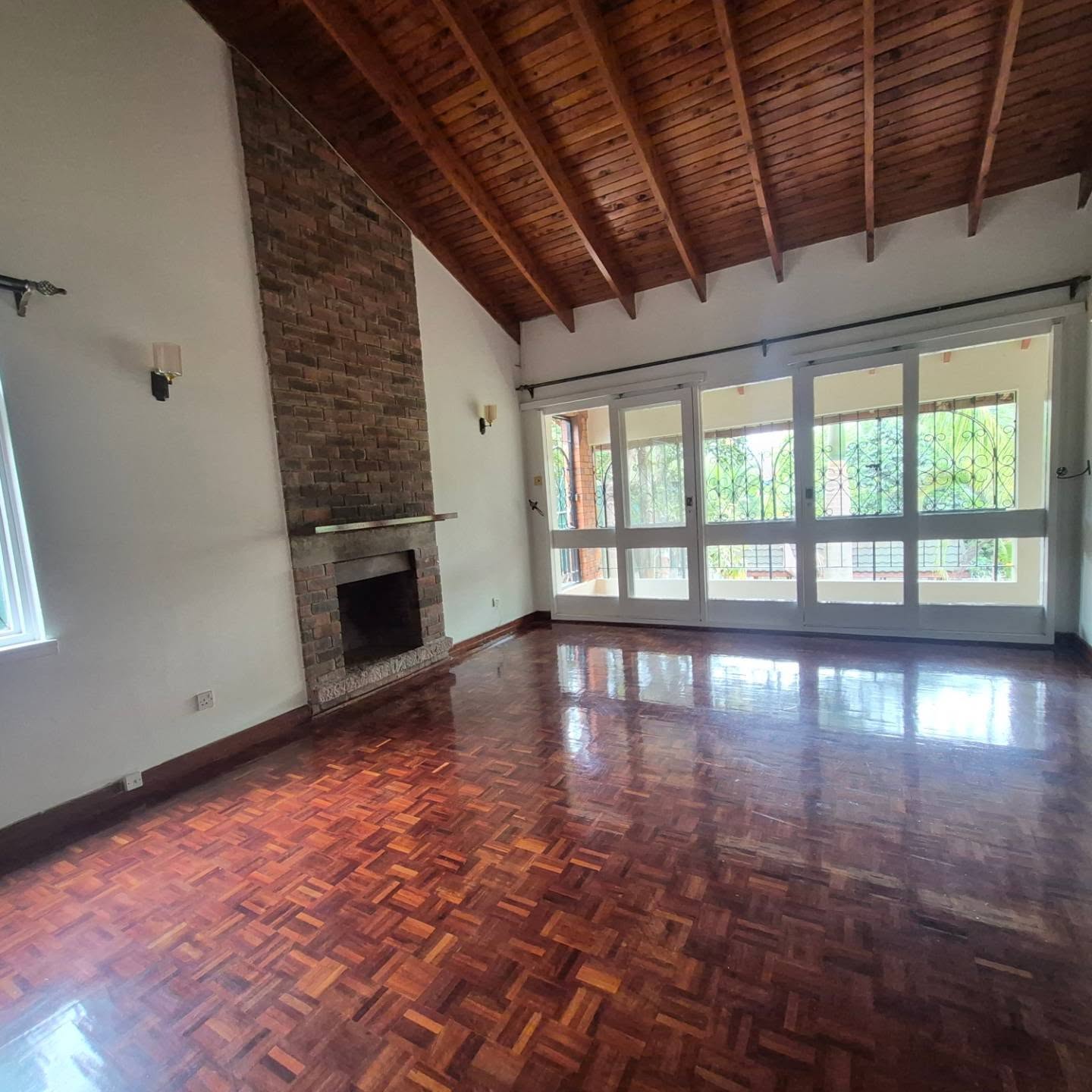 Spacious 4 Bedroom House For Rent In Runda thumbnail 5