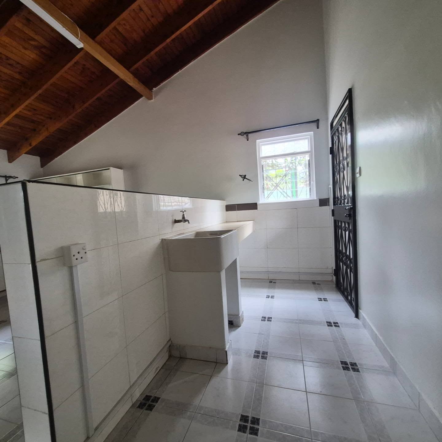 Spacious 4 Bedroom House For Rent In Runda thumbnail 9