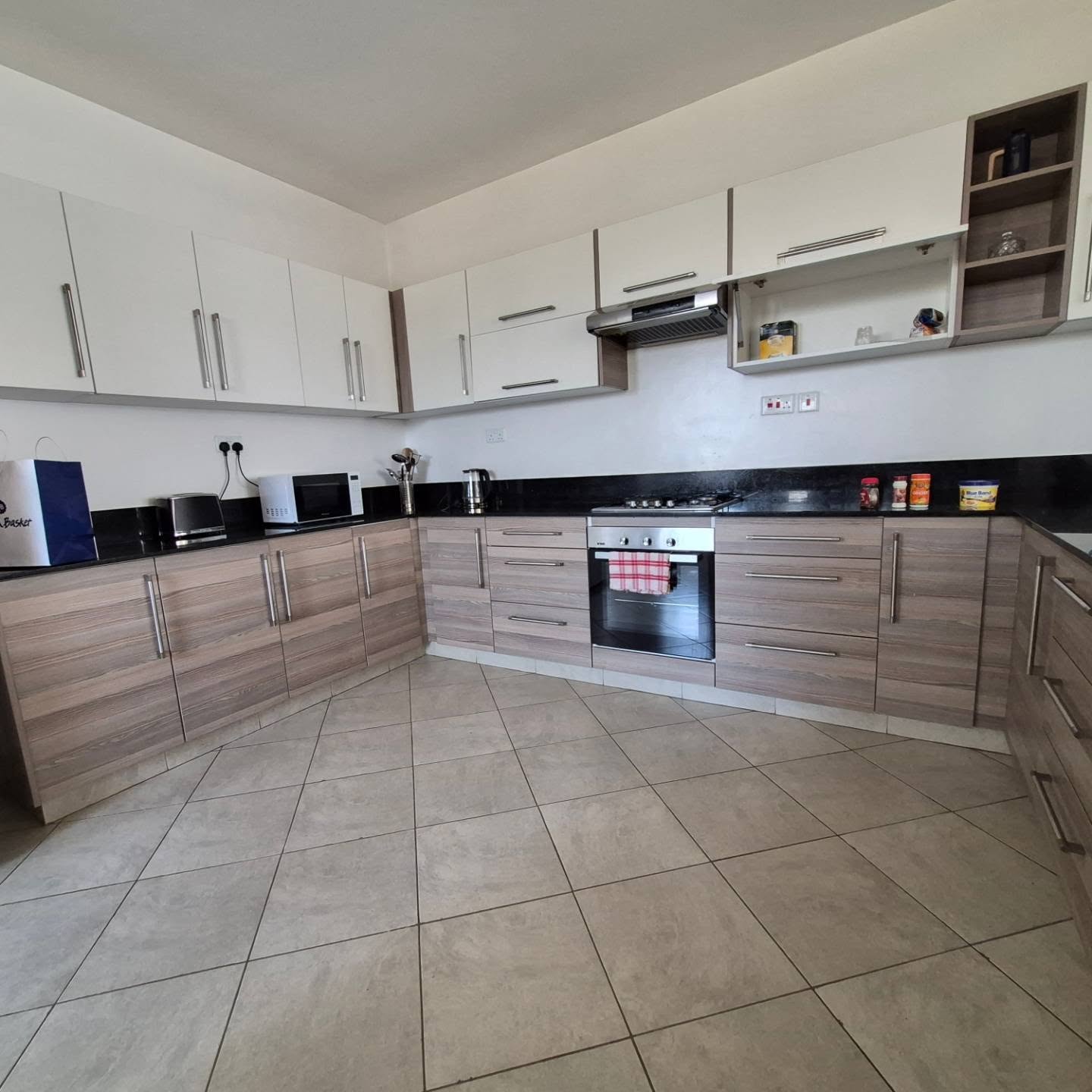 Modern 2 Bedroom Apartment For Rent In Westlands thumbnail 13