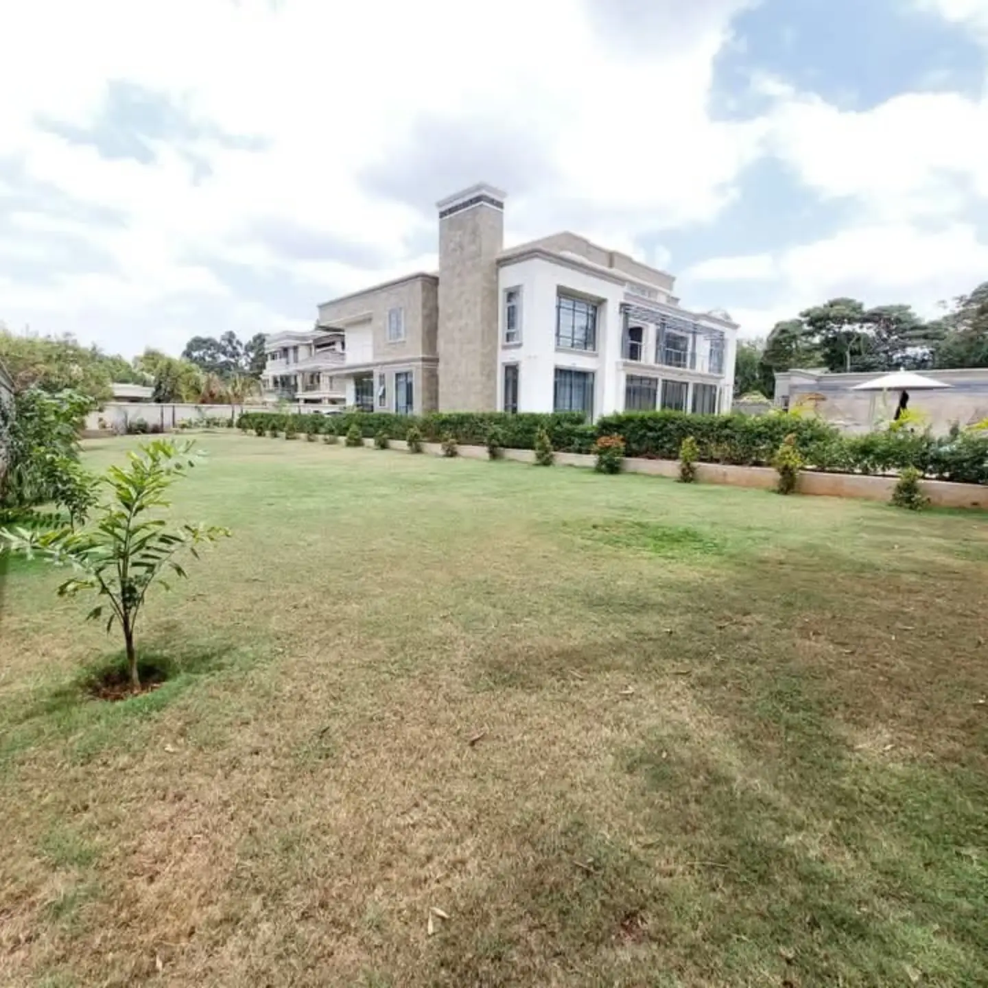 Modern 6 Bedroom Home For Sale In Nairobi thumbnail 2