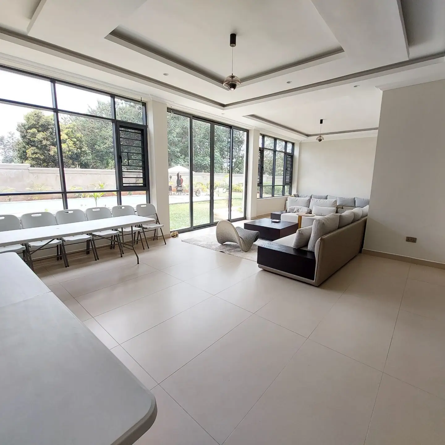 Modern 6 Bedroom Home For Sale In Nairobi thumbnail 5