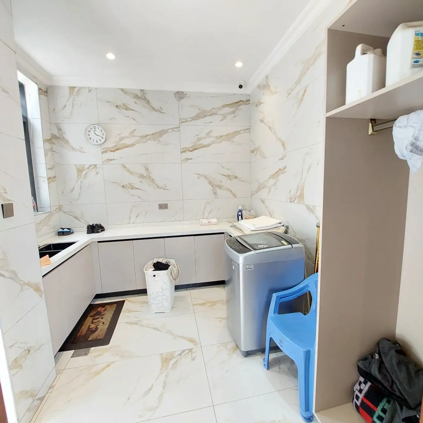 Modern 6 Bedroom Home For Sale In Nairobi thumbnail 11