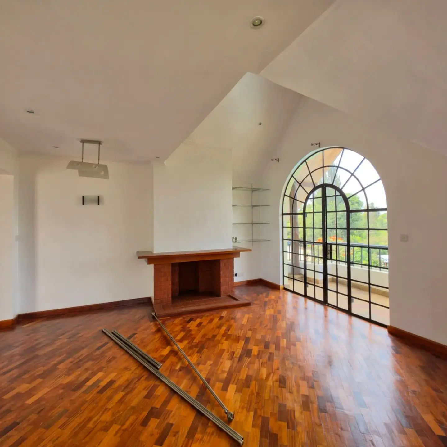 Luxury 4 Bedroom Home For Sale In Nairobi thumbnail 8