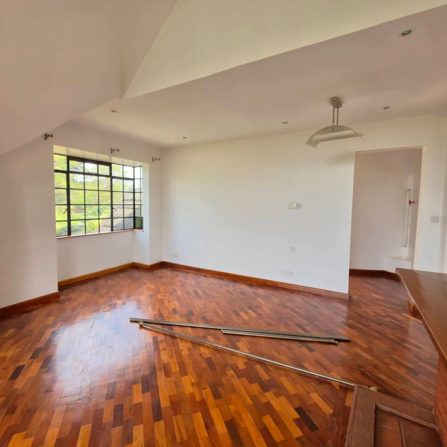 Luxury 4 Bedroom Home For Sale In Nairobi thumbnail 9