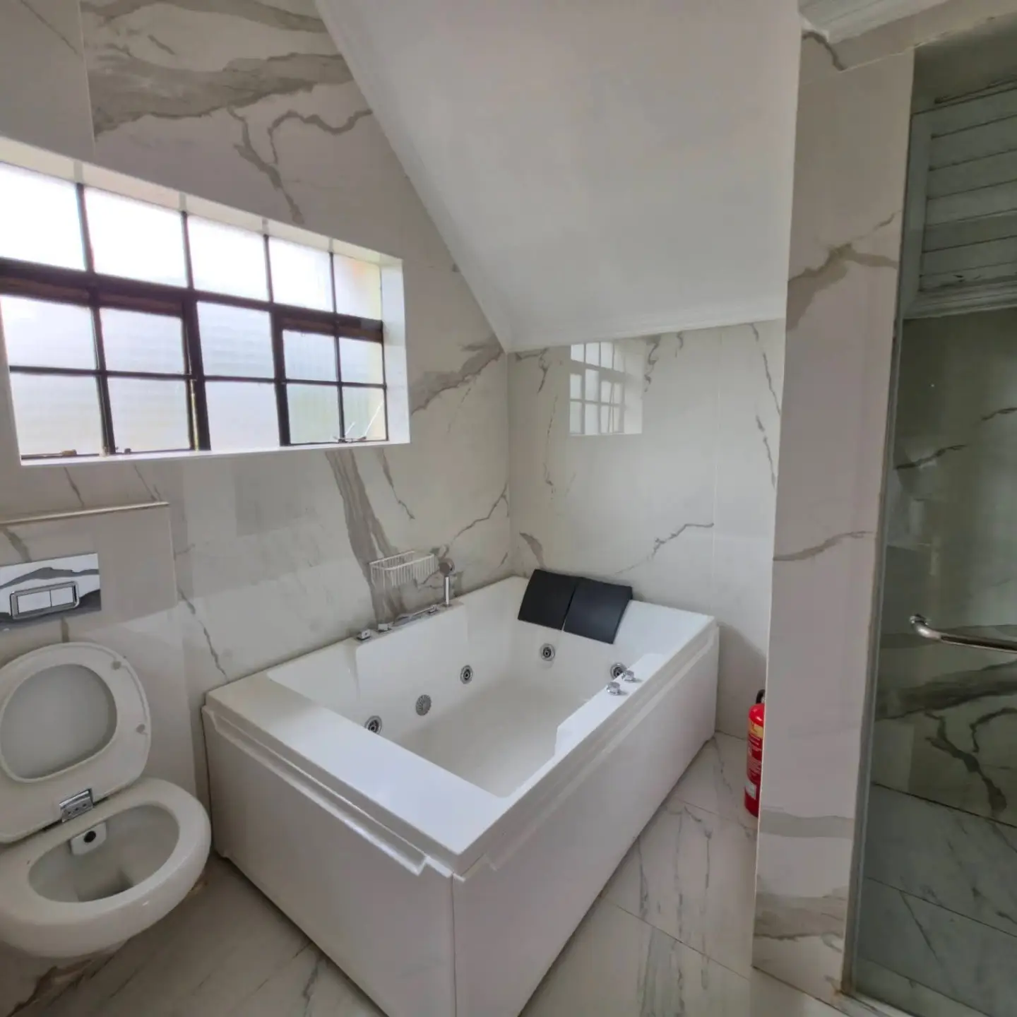 Luxury 4 Bedroom Home For Sale In Nairobi thumbnail 11