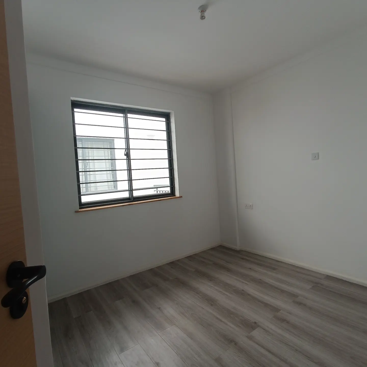 2 Bedroom Apartment For Sale thumbnail 11