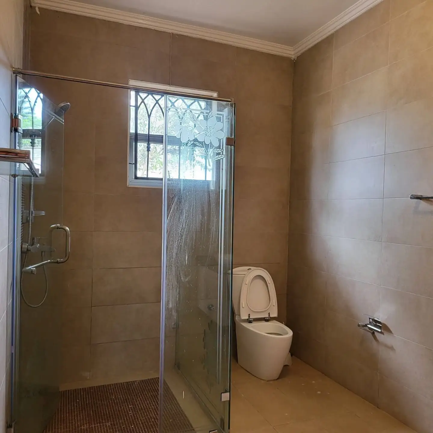 Modern 5 Bedroom House For Rent In Runda thumbnail 8