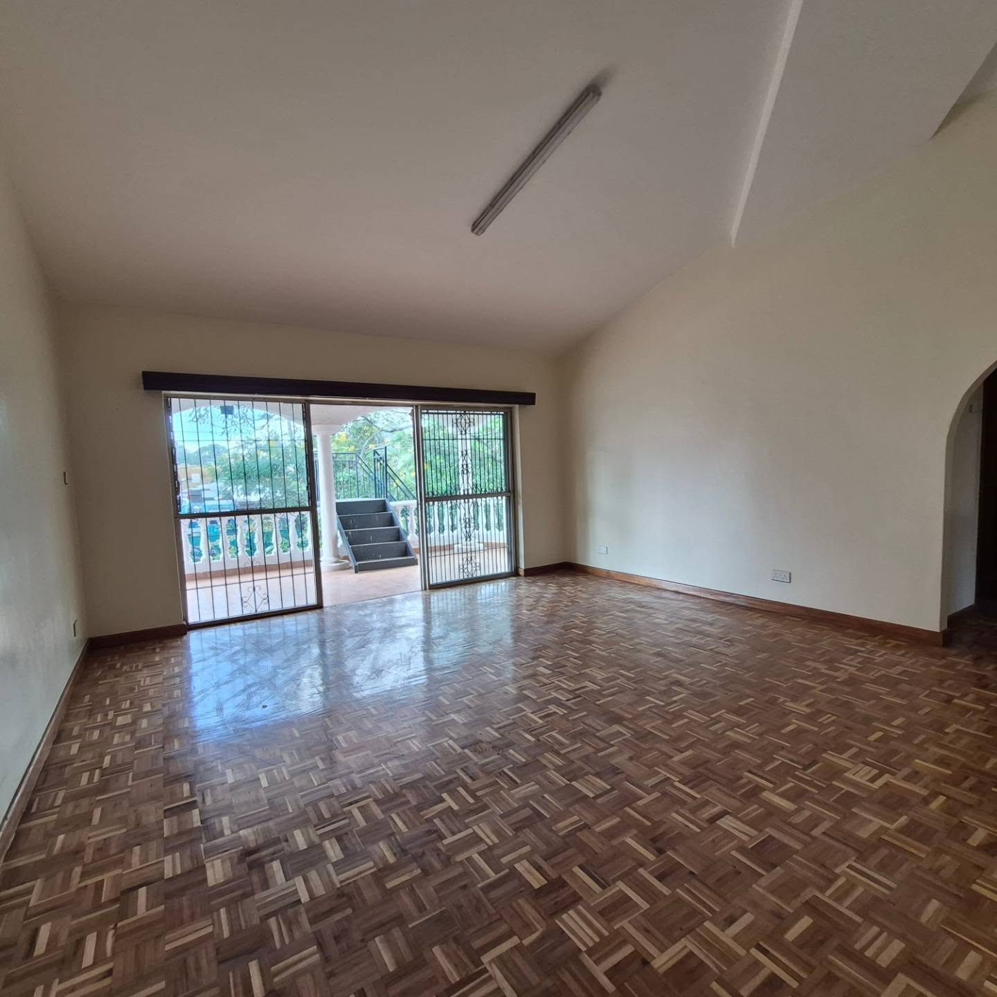 Spacious 5 Bedroom House For Rent In Gigiri thumbnail 6