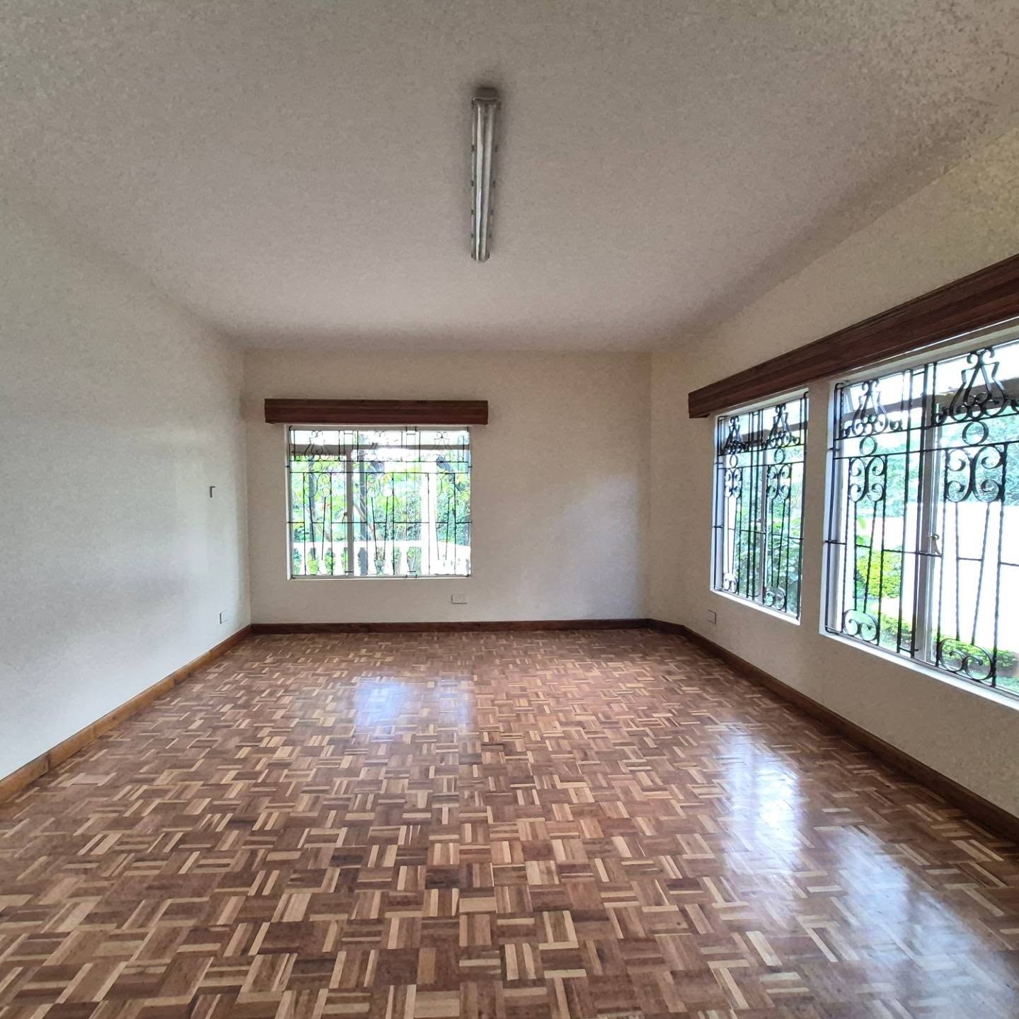 Spacious 5 Bedroom House For Rent In Gigiri thumbnail 8