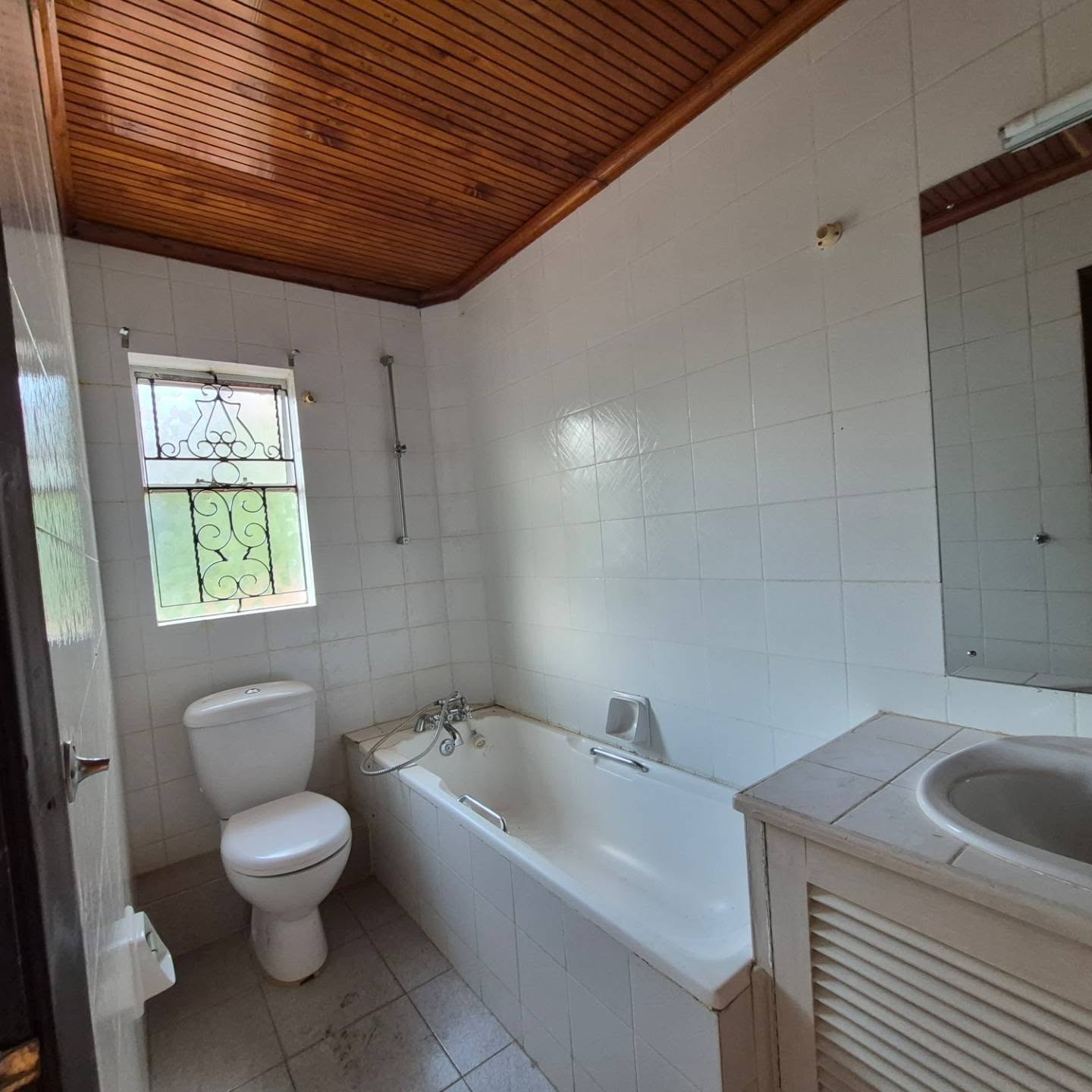 Spacious 5 Bedroom House For Rent In Gigiri thumbnail 10