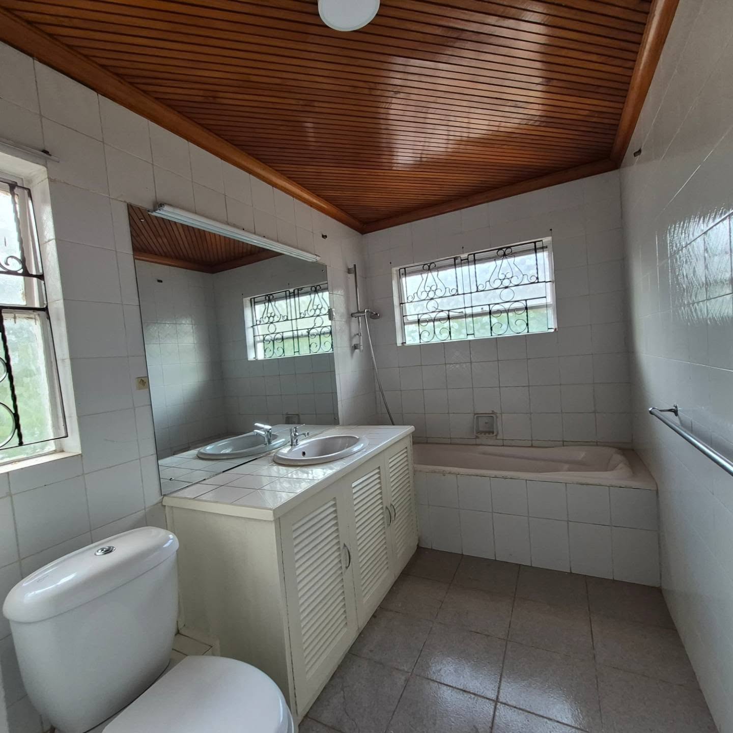 Spacious 5 Bedroom House For Rent In Gigiri thumbnail 19