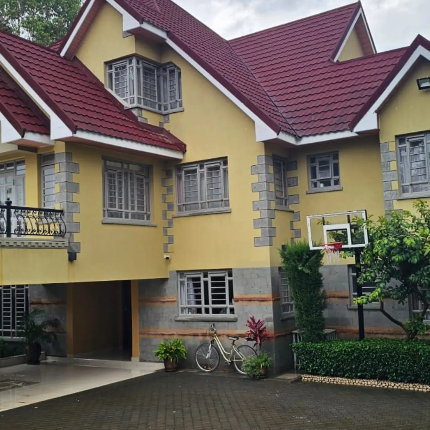 6 Bedroom House For Sale In Kiambu Road thumbnail 2