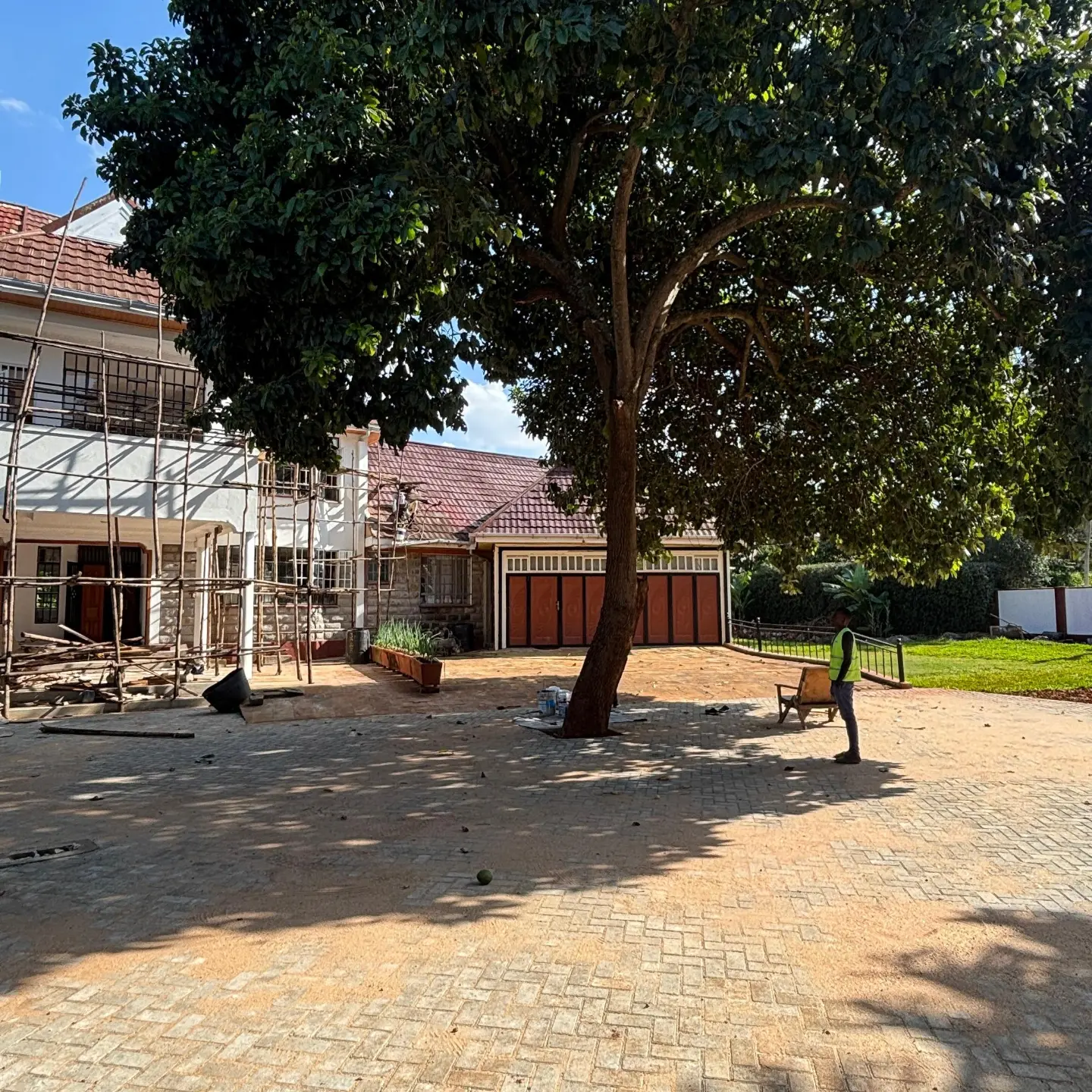 Modern 6 Bedroom Villa For Rent In Muthaiga thumbnail 2