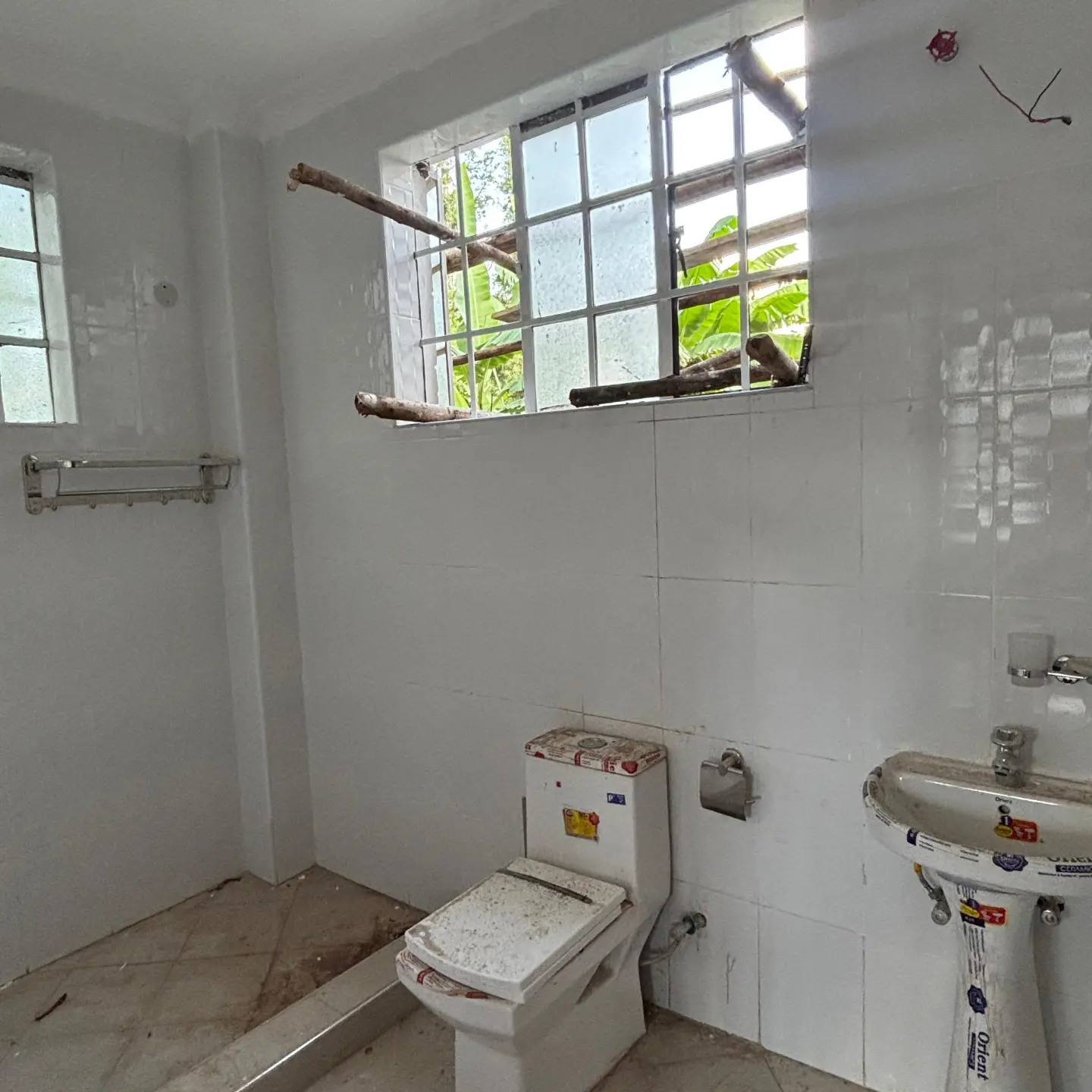 Modern 6 Bedroom Villa For Rent In Muthaiga thumbnail 6