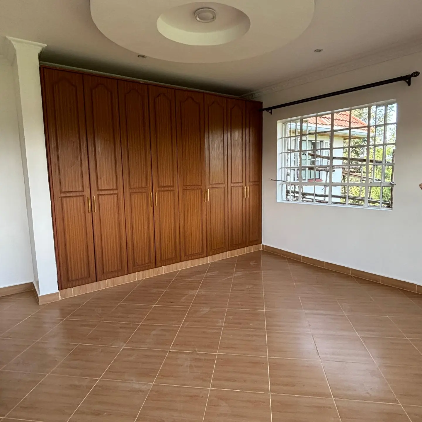 Modern 6 Bedroom Villa For Rent In Muthaiga thumbnail 11