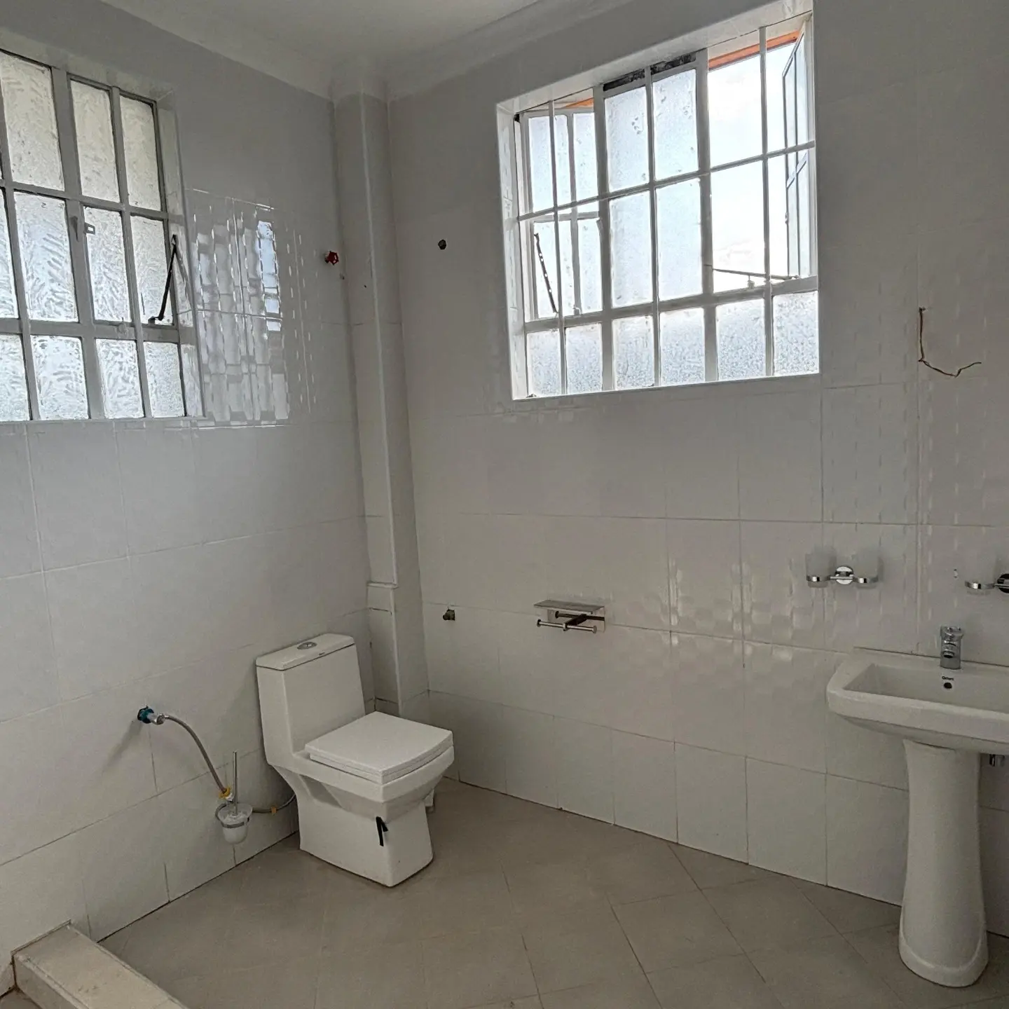 Modern 6 Bedroom Villa For Rent In Muthaiga thumbnail 13
