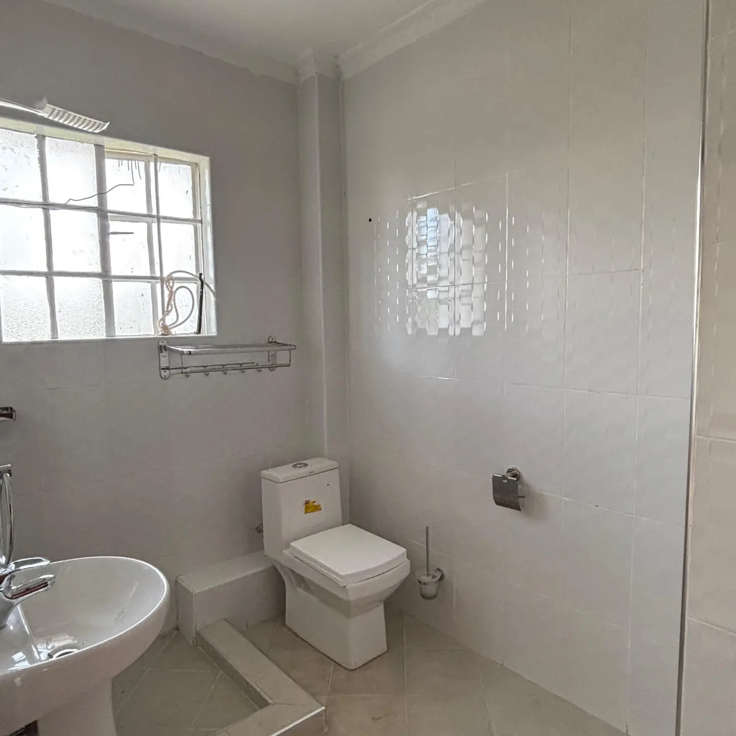 Modern 6 Bedroom Villa For Rent In Muthaiga thumbnail 14