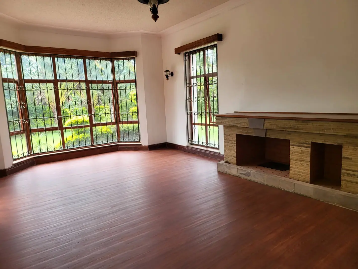 5 Bedroom All-Ensuite House with DSQ For Rent In Runda thumbnail 4