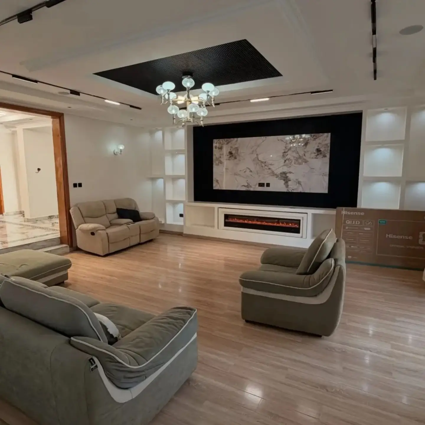 6-Bedroom All-Ensuite Luxury Mansion For Sale In Ruiru thumbnail 2