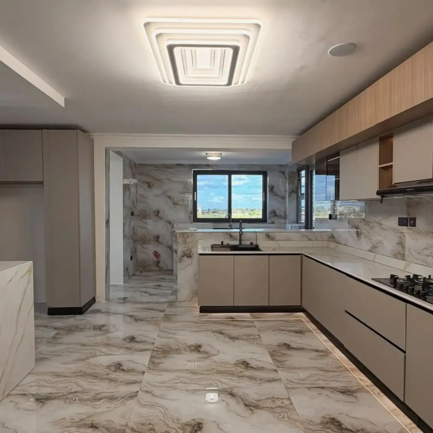 6-Bedroom All-Ensuite Luxury Mansion For Sale In Ruiru thumbnail 5