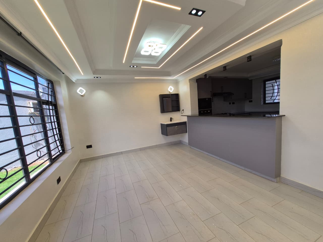 Modern 5 Bedroom Maisonette For Sale In Ruiru thumbnail 2