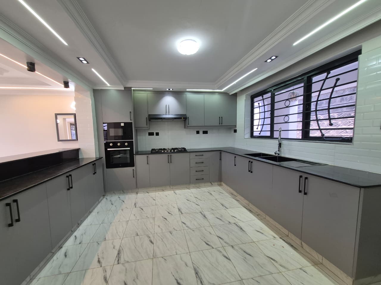 Modern 5 Bedroom Maisonette For Sale In Ruiru thumbnail 5