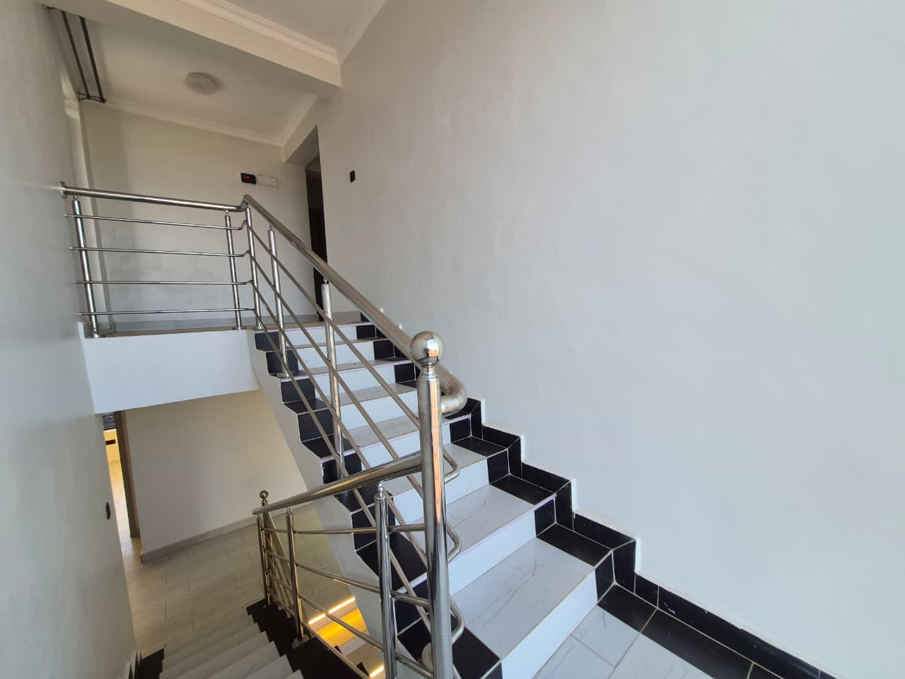 Modern 5 Bedroom Maisonette For Sale In Ruiru thumbnail 10