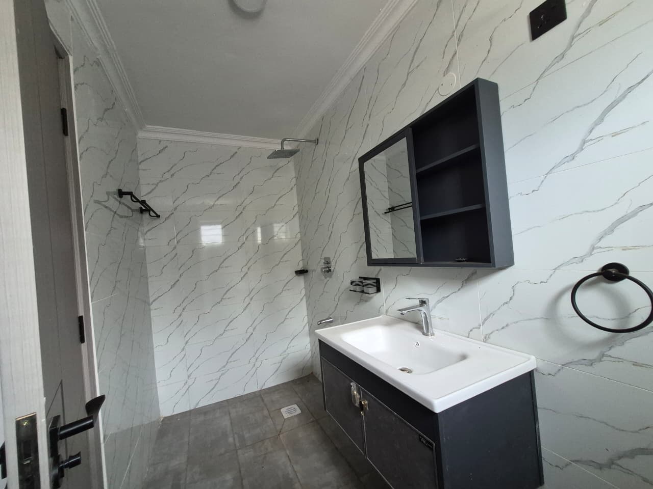 Modern 5 Bedroom Maisonette For Sale In Ruiru thumbnail 17