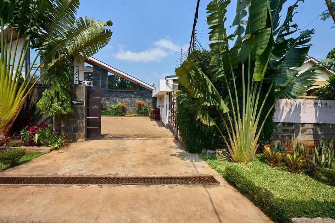 Spacious 4 Bedroom Villa For Sale In Kiambu Road thumbnail 2