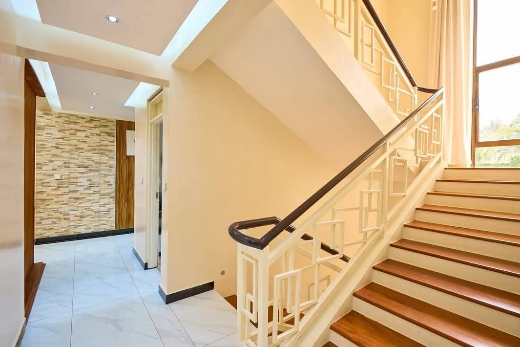 Spacious 4 Bedroom Villa For Sale In Kiambu Road thumbnail 3