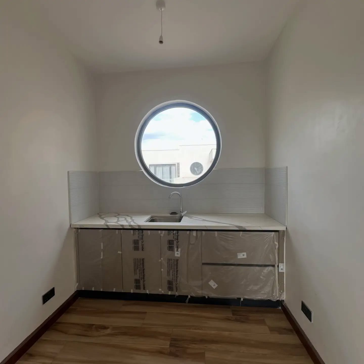 Spacious 6 Bedroom Villa For Sale In Lavington thumbnail 2