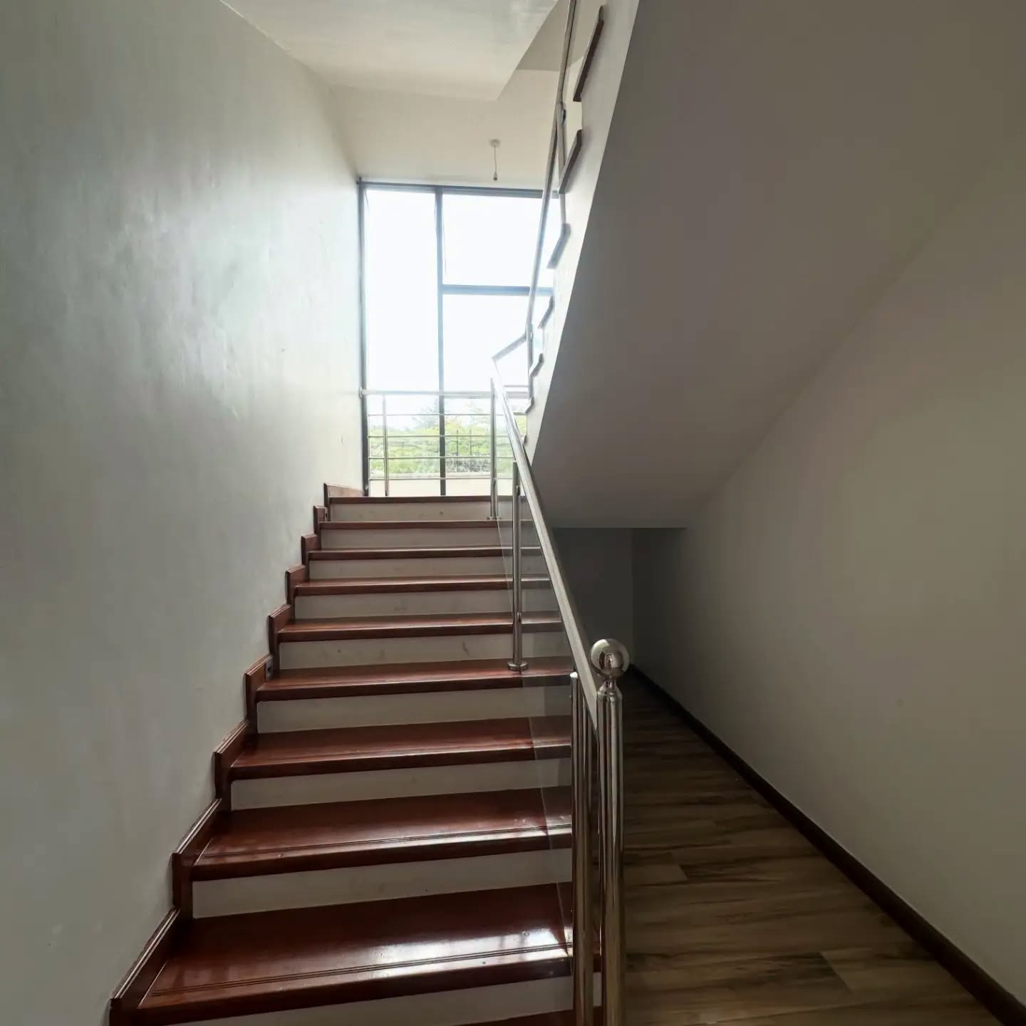 Spacious 6 Bedroom Villa For Sale In Lavington thumbnail 8