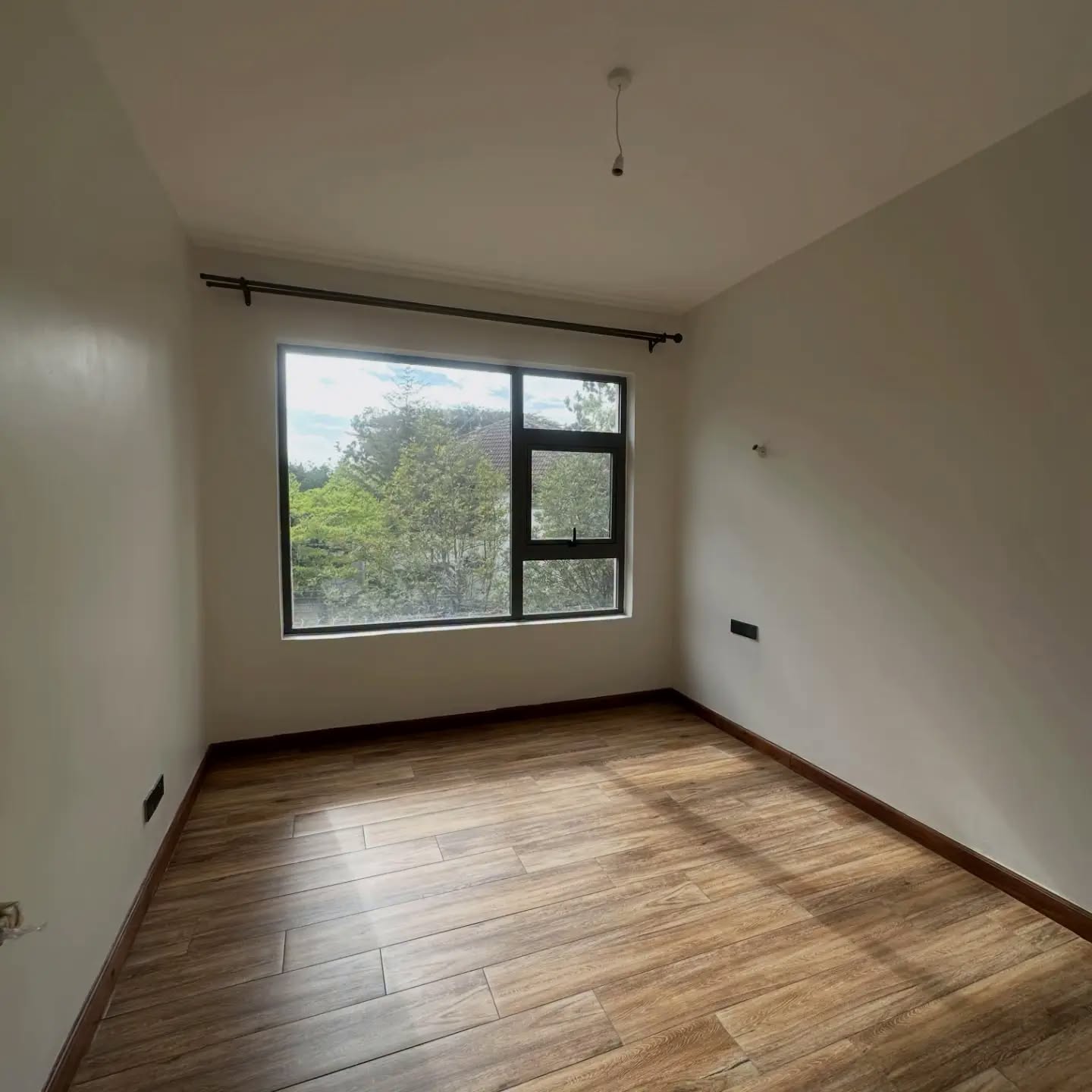 Spacious 6 Bedroom Villa For Sale In Lavington thumbnail 9