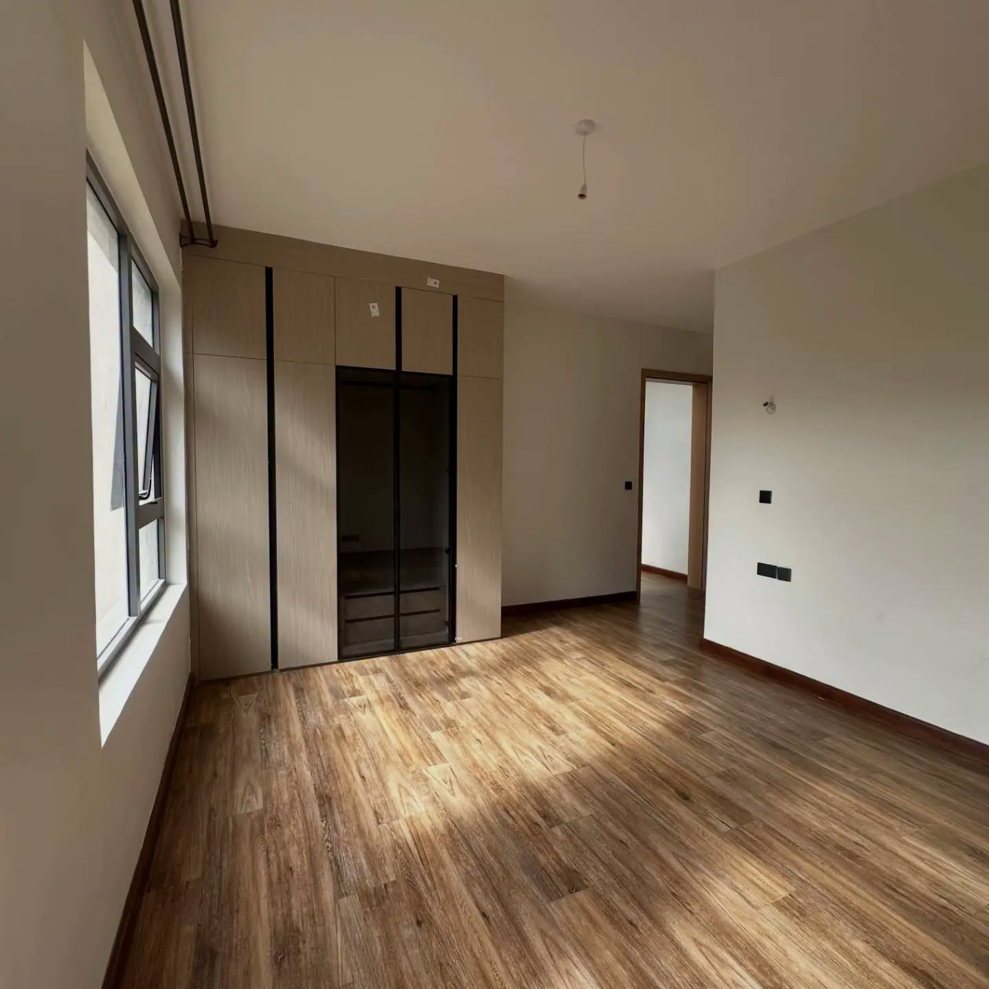 Spacious 6 Bedroom Villa For Sale In Lavington thumbnail 13
