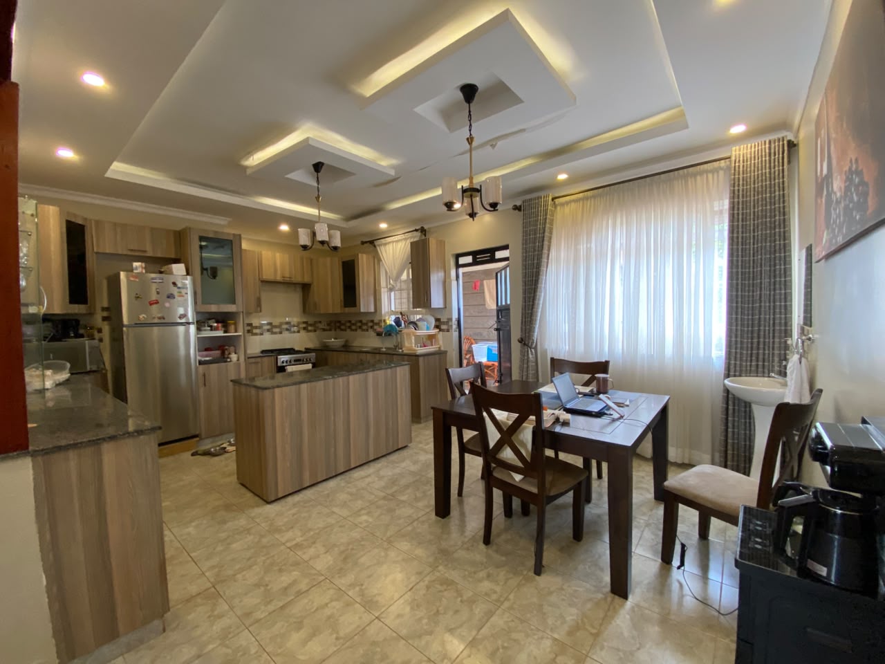 Spacious 3 Bedroom House For Sale thumbnail 4