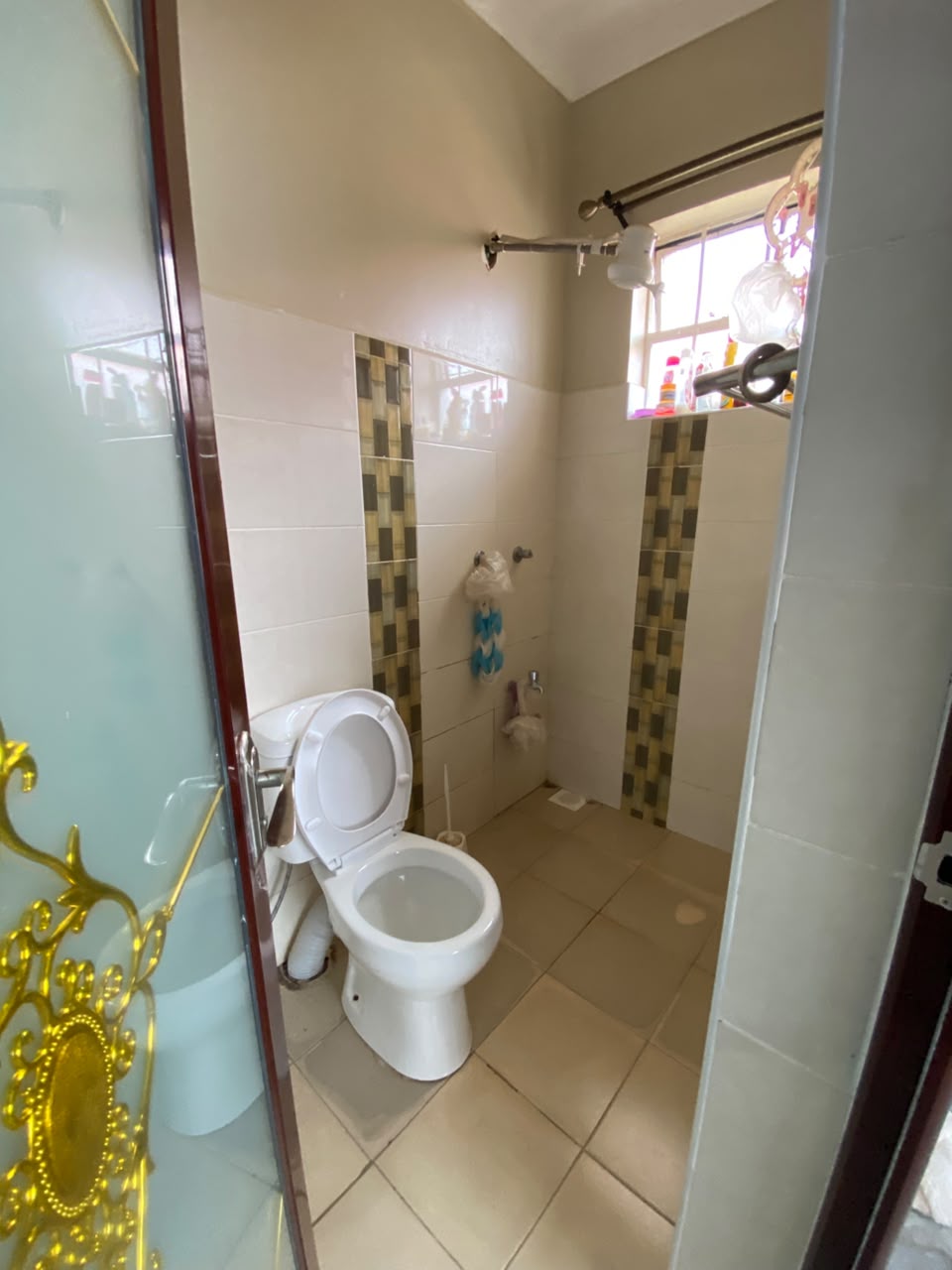 Spacious 3 Bedroom House For Sale thumbnail 5