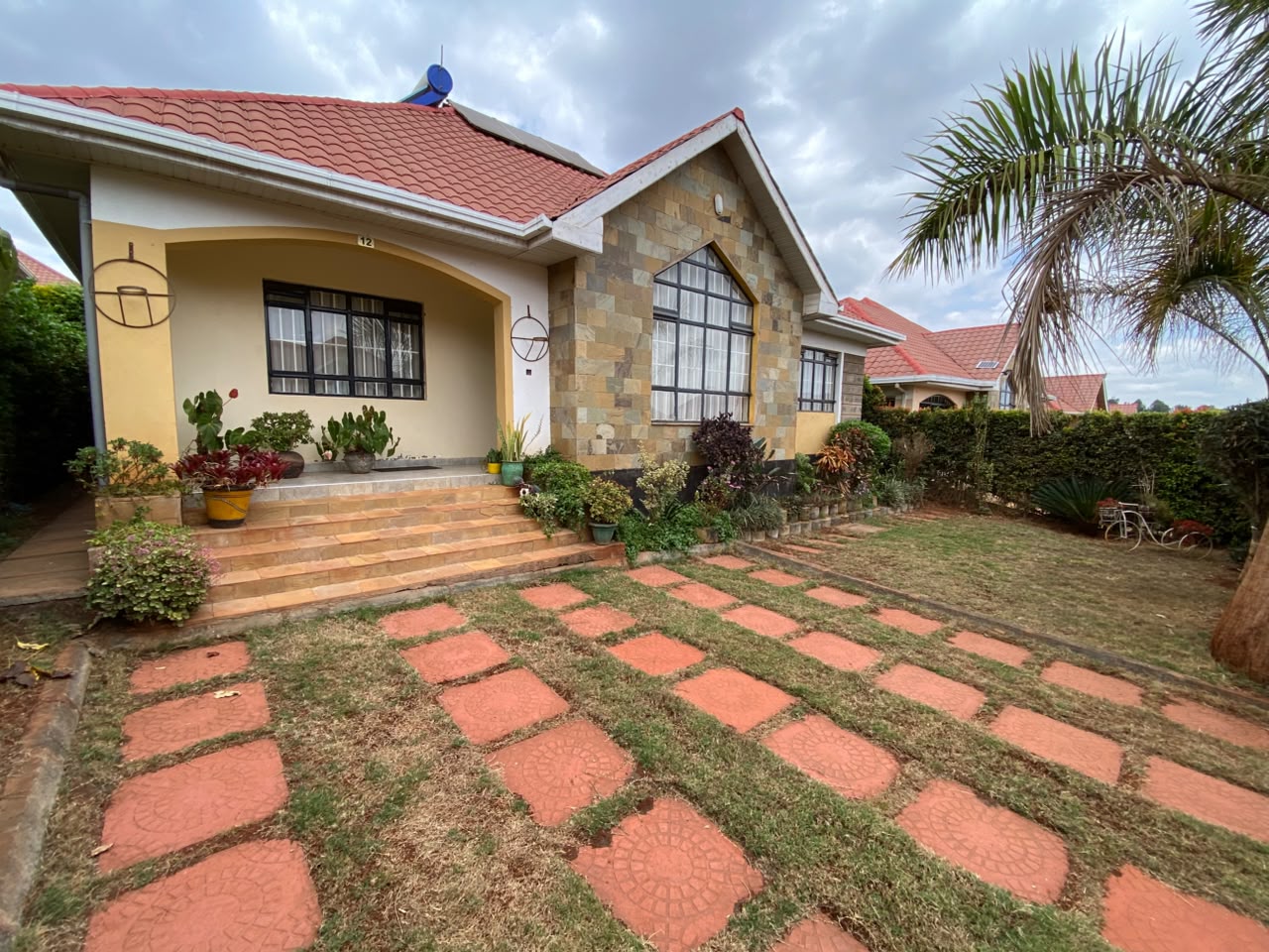 Spacious 3 Bedroom House For Sale thumbnail 6
