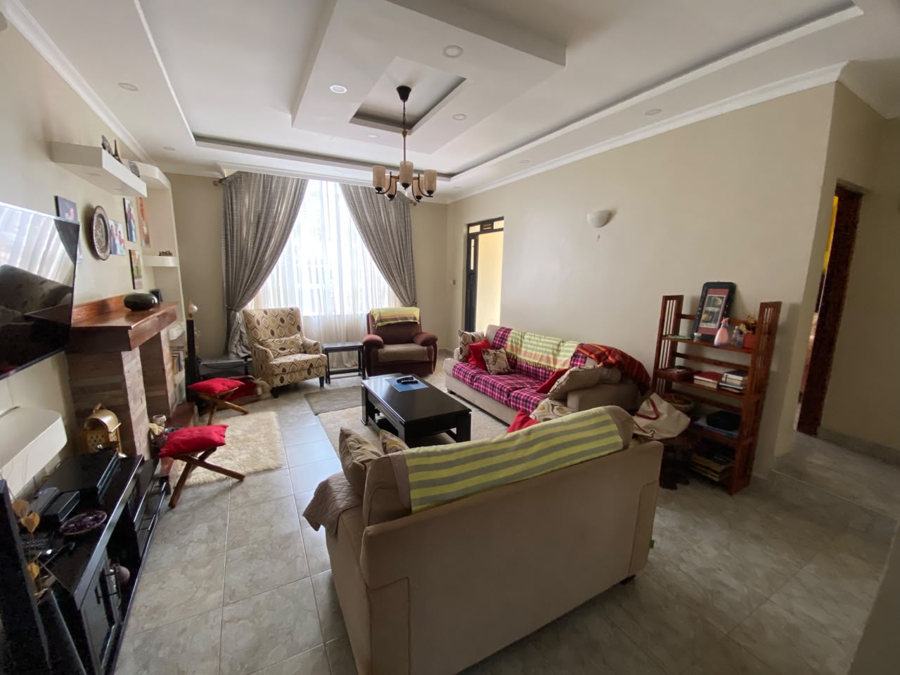 Spacious 3 Bedroom House For Sale thumbnail 7