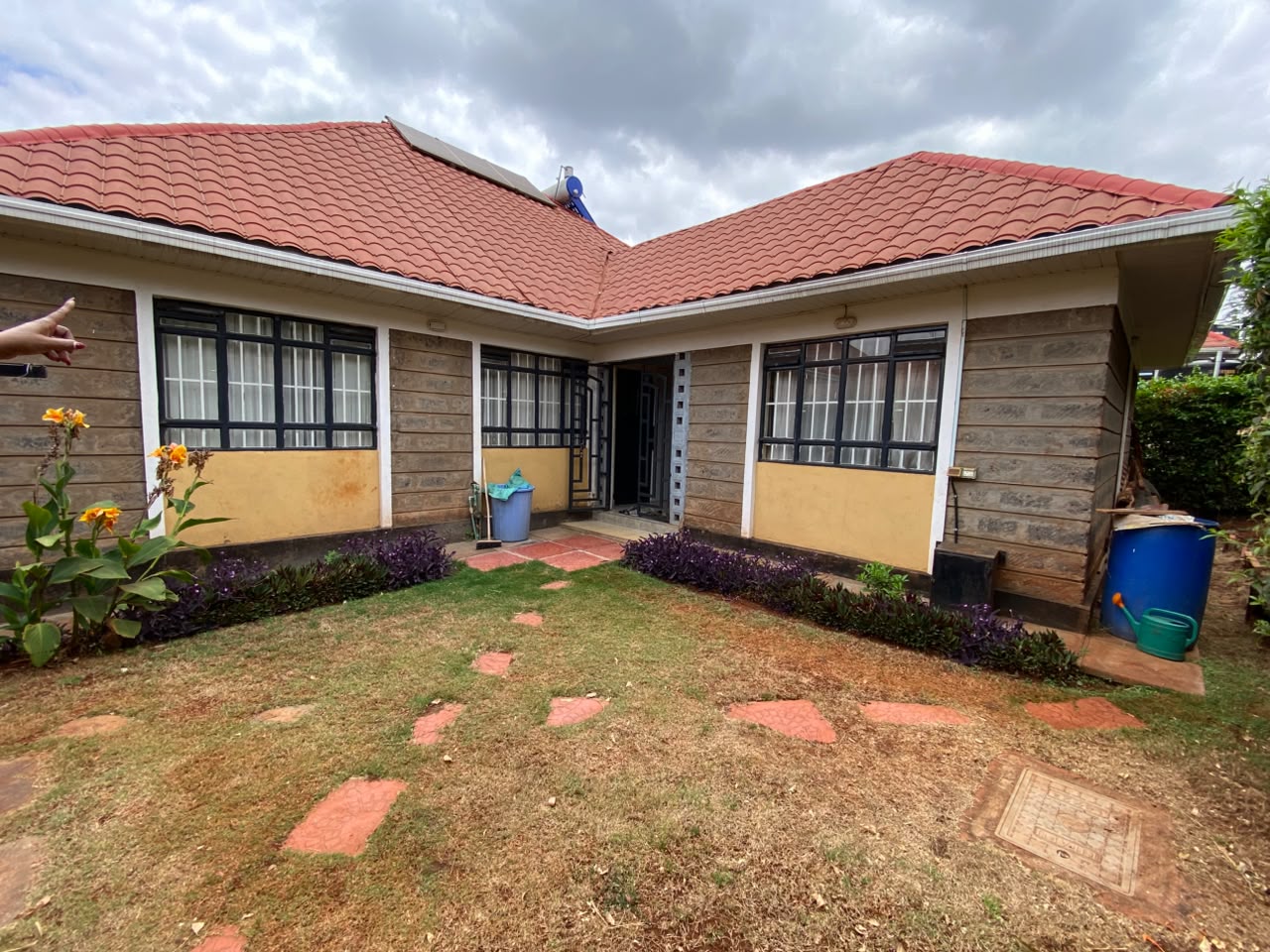 Spacious 3 Bedroom House For Sale thumbnail 18