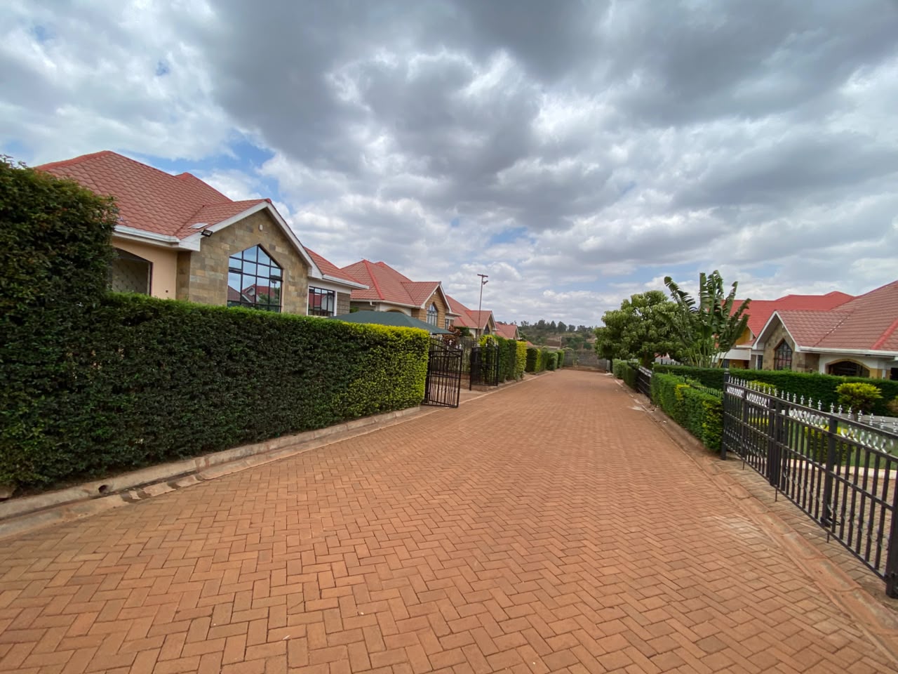 Spacious 3 Bedroom House For Sale thumbnail 19