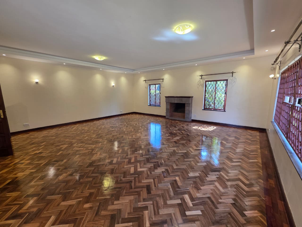 Luxury 5 Bedroom House For Rent In Nairobi thumbnail 3
