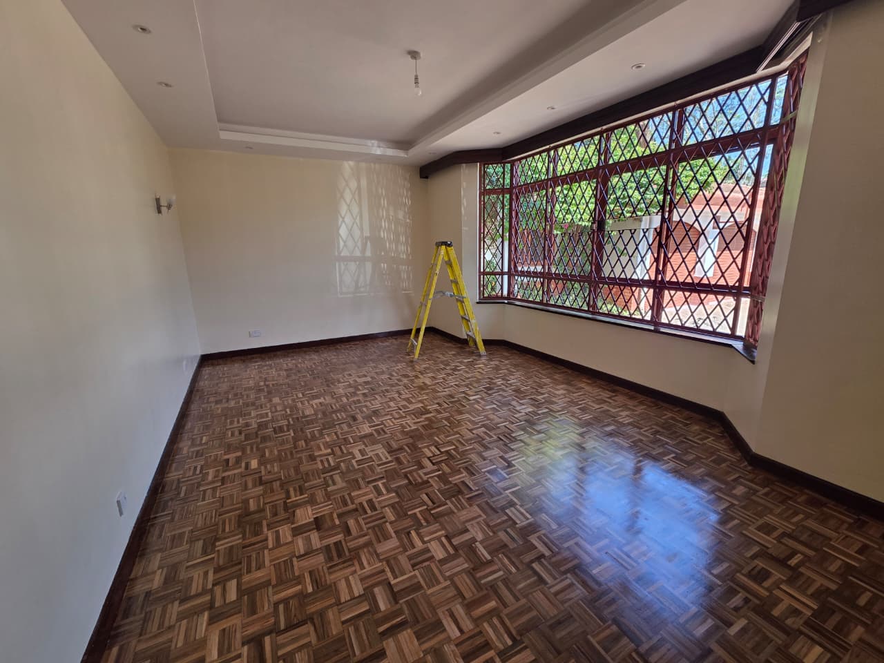 Luxury 5 Bedroom House For Rent In Nairobi thumbnail 11