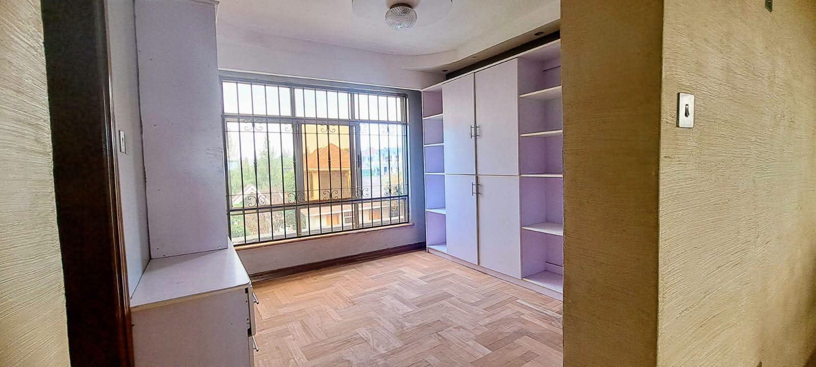 Spacious 6 Bedroom Home With DSQs & Swimming Pool For Sale thumbnail 19