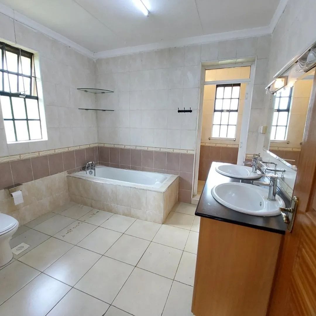 Modern 4 Bedroom Home For Sale In Westlands thumbnail 6
